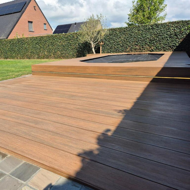 Houten terrasdelen van teakhout kopen - glad, onzichtbare schroeven Houten terrasdelen van teakhout kopen - glad, onzichtbare schroeven